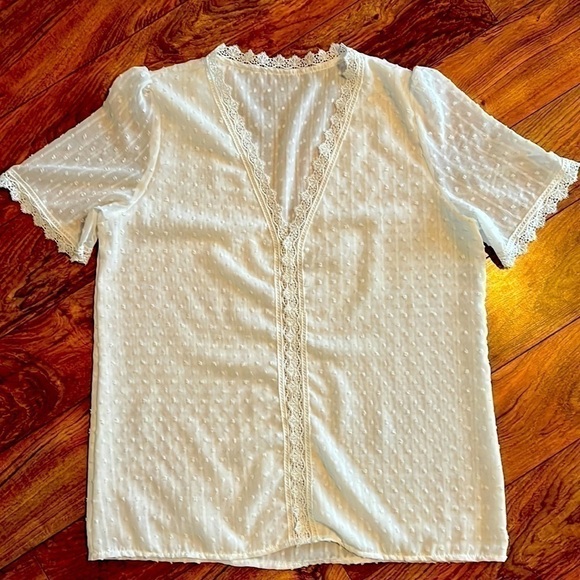 MEDIUM Sheer Eyelet Pullover Blouse - Picture 1 of 3
